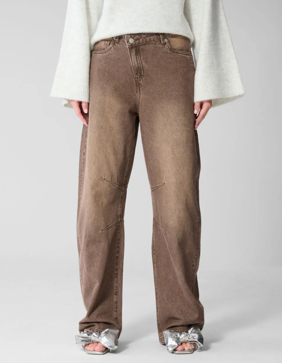 Asymmetric Barrel Fit Jeans Washed Bruin