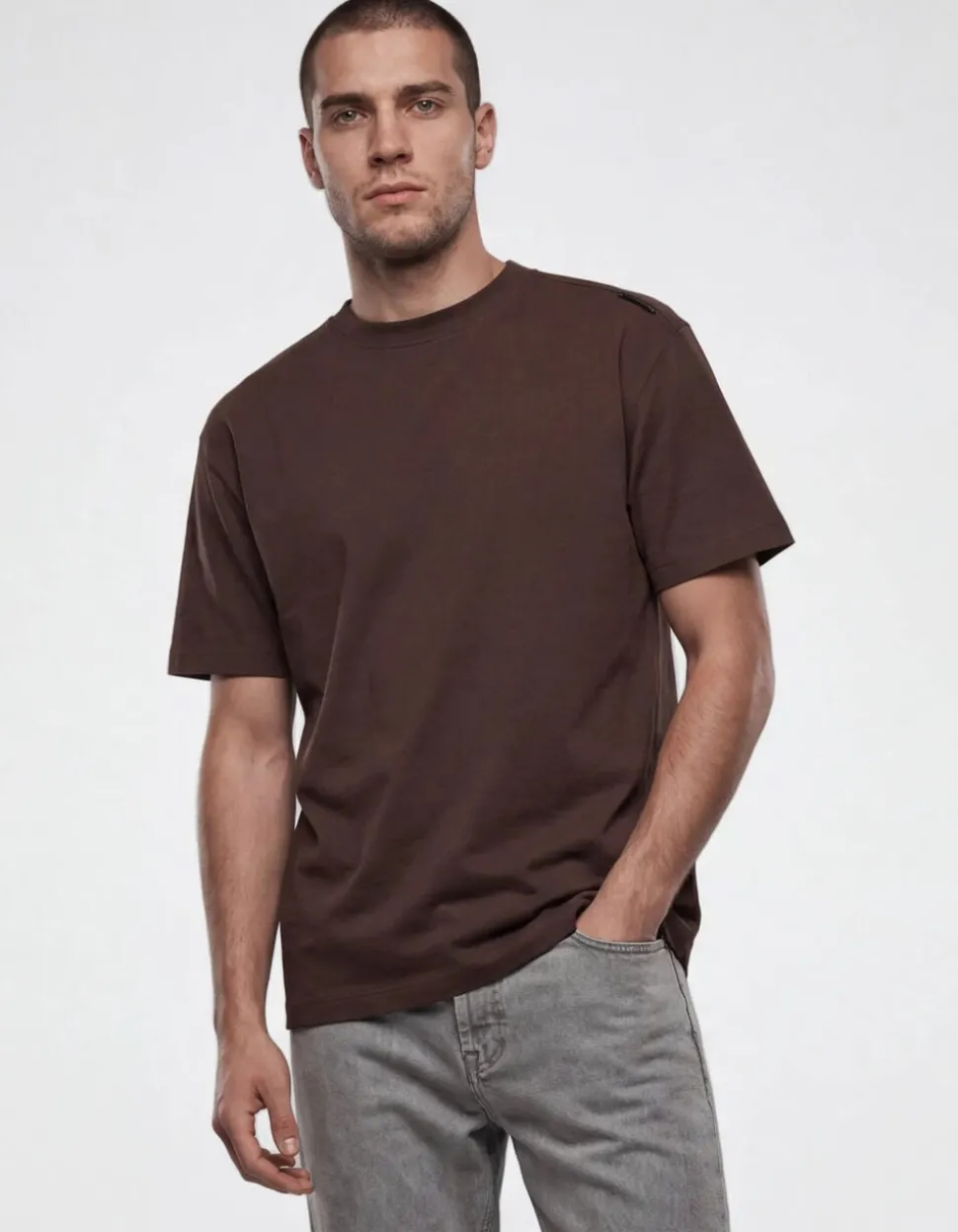 Basis Label T-shirt Donkerbruin