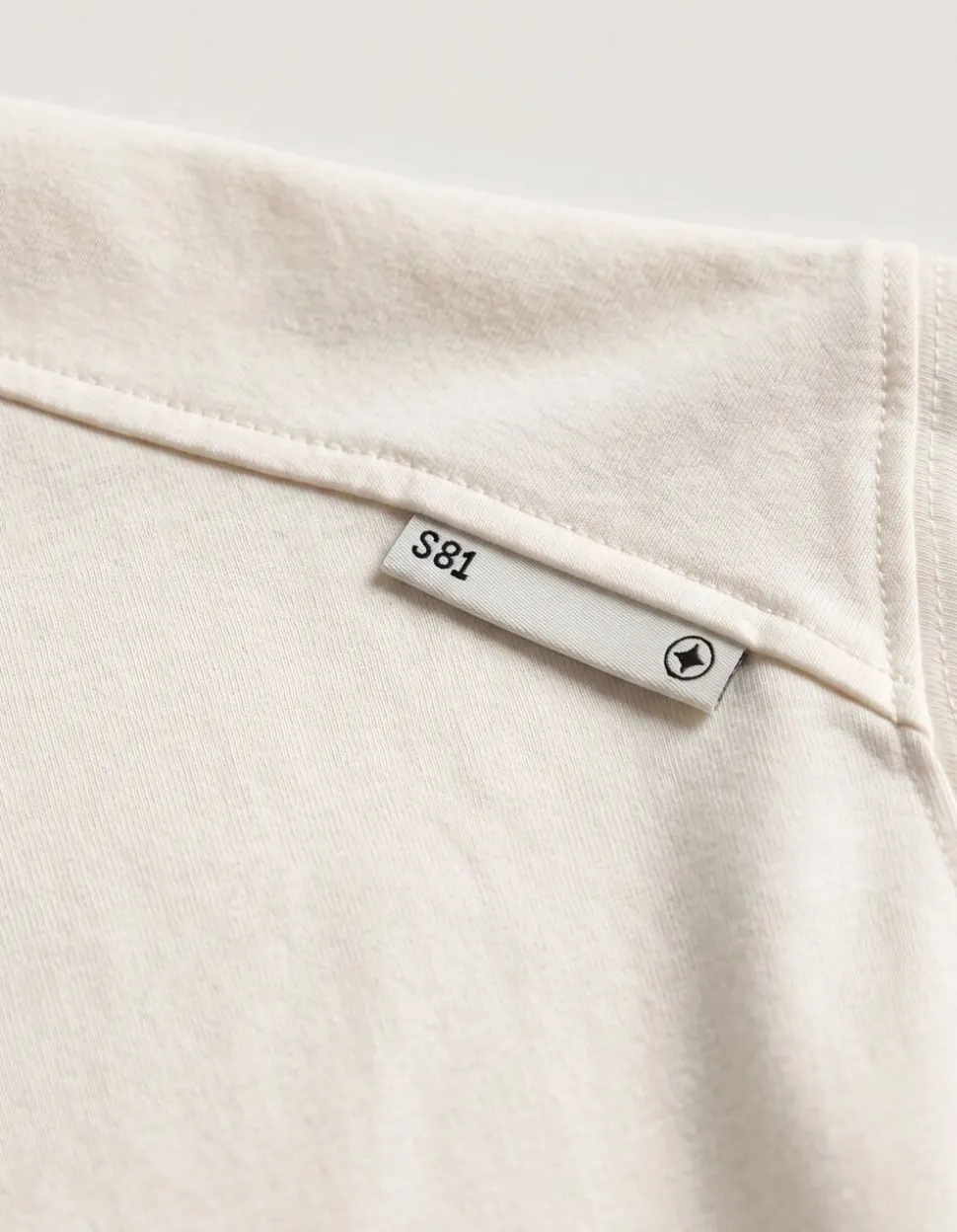 Basis Label T-shirt Gebroken Wit