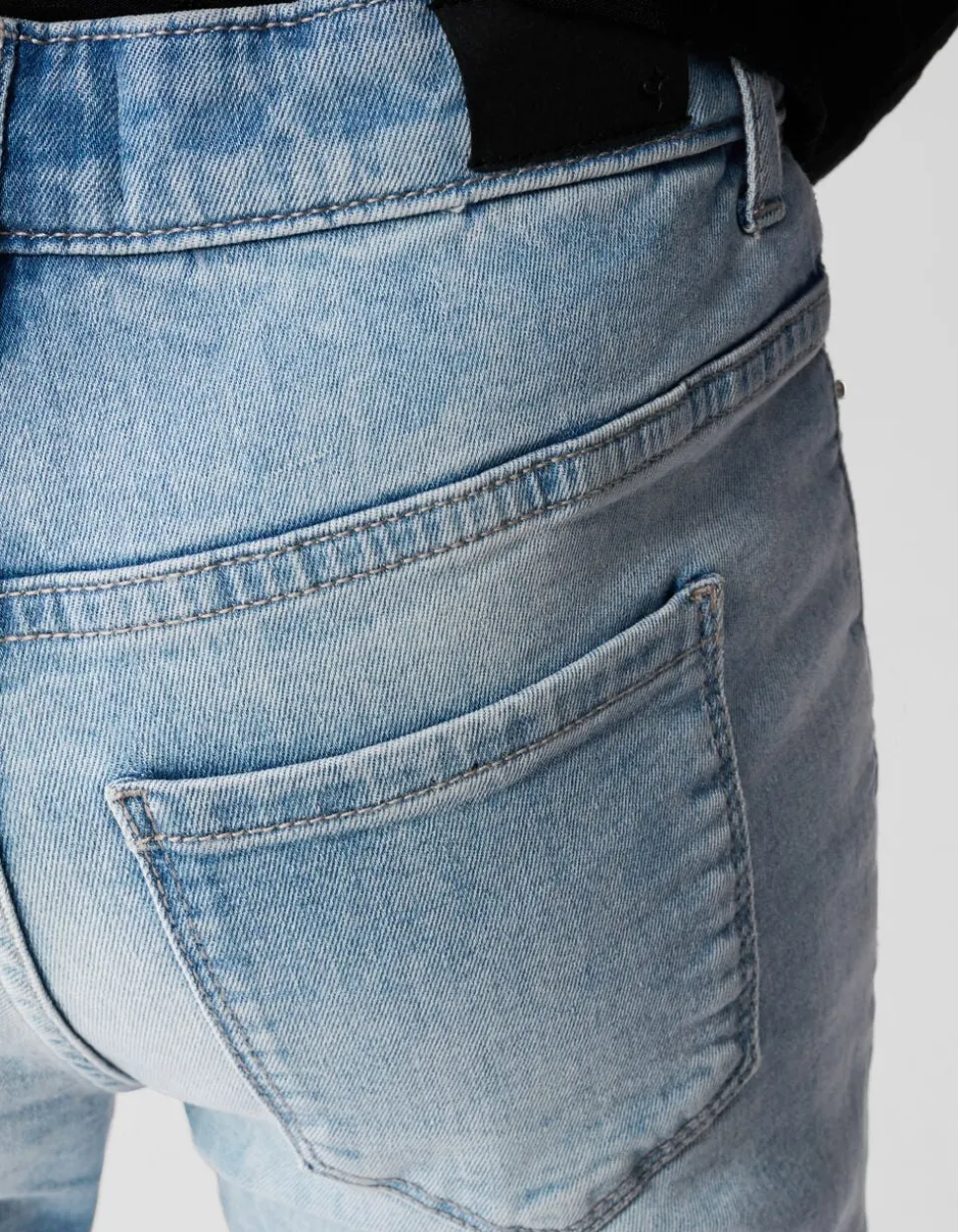 Flared Fit Jeans Bleached