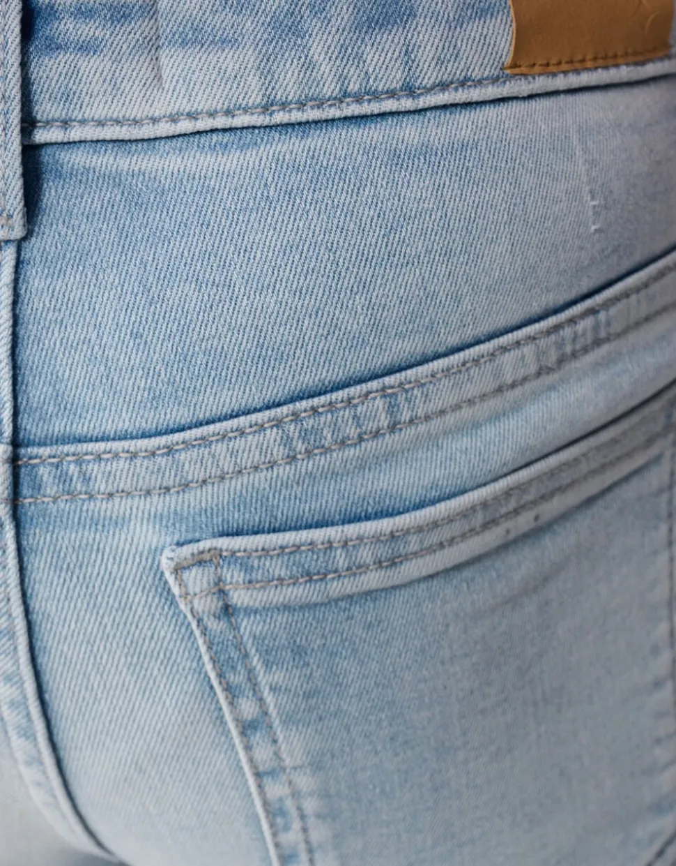 Flared Fit Jeans Bleached