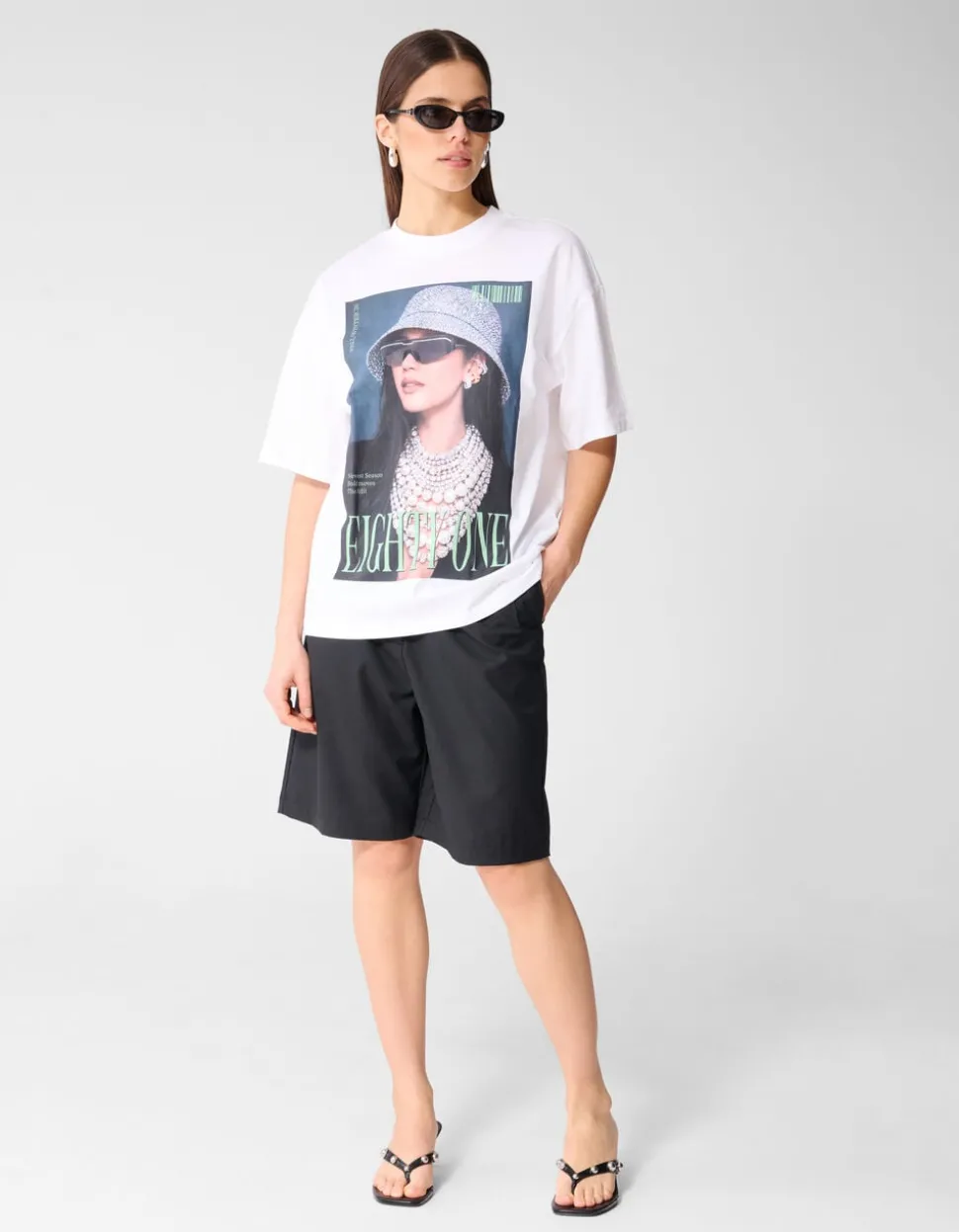 Oversized Pearl Magazine T-shirt Wit