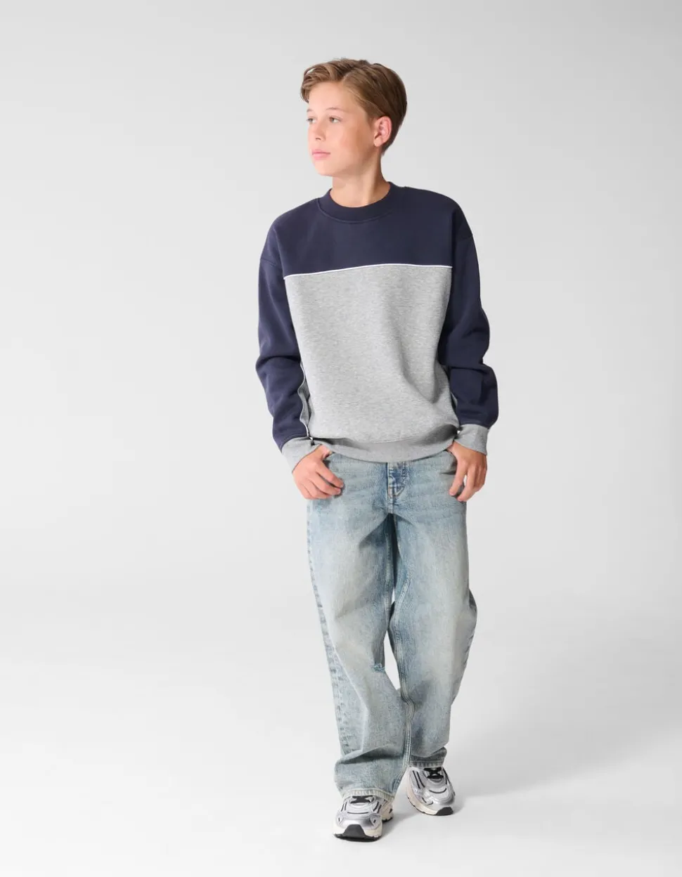 Oversized Piping Sweater Grijs/Donkerblauw
