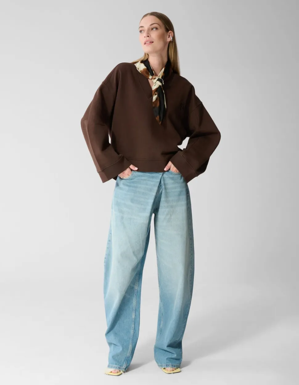Oversized V-hals Sweater Donkerbruin