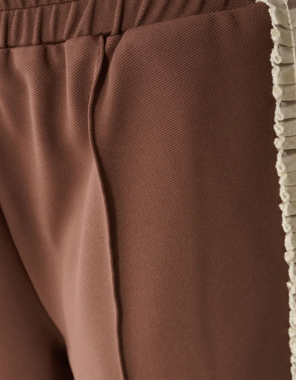 Ruffle Tape Wide Leg Fit Broek Bruin