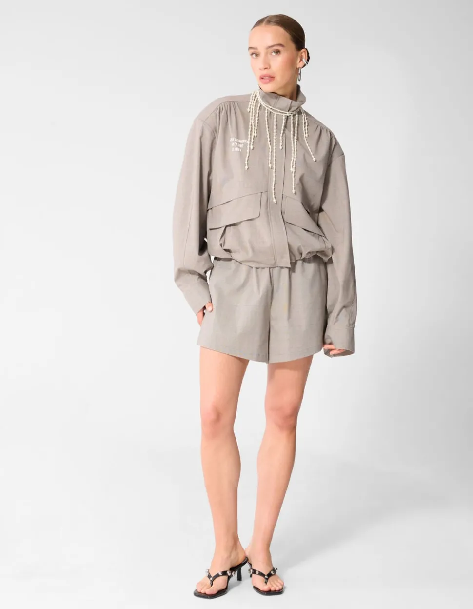 Ruiten Short Lichtgrijs