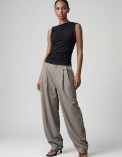 Sleeveless Hardware Top Zwart