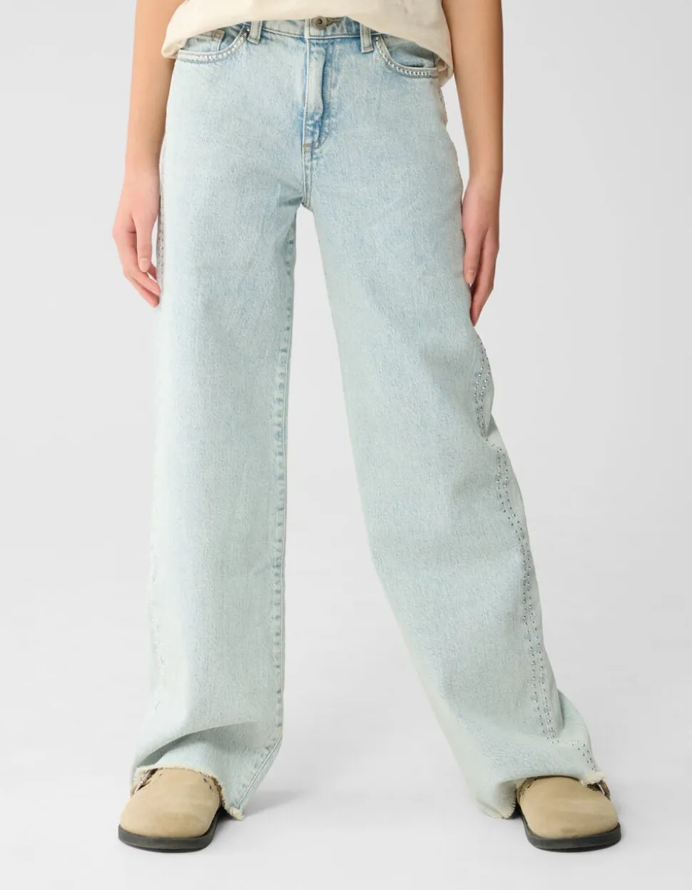 Studs Wide Leg Fit Jeans Bleached