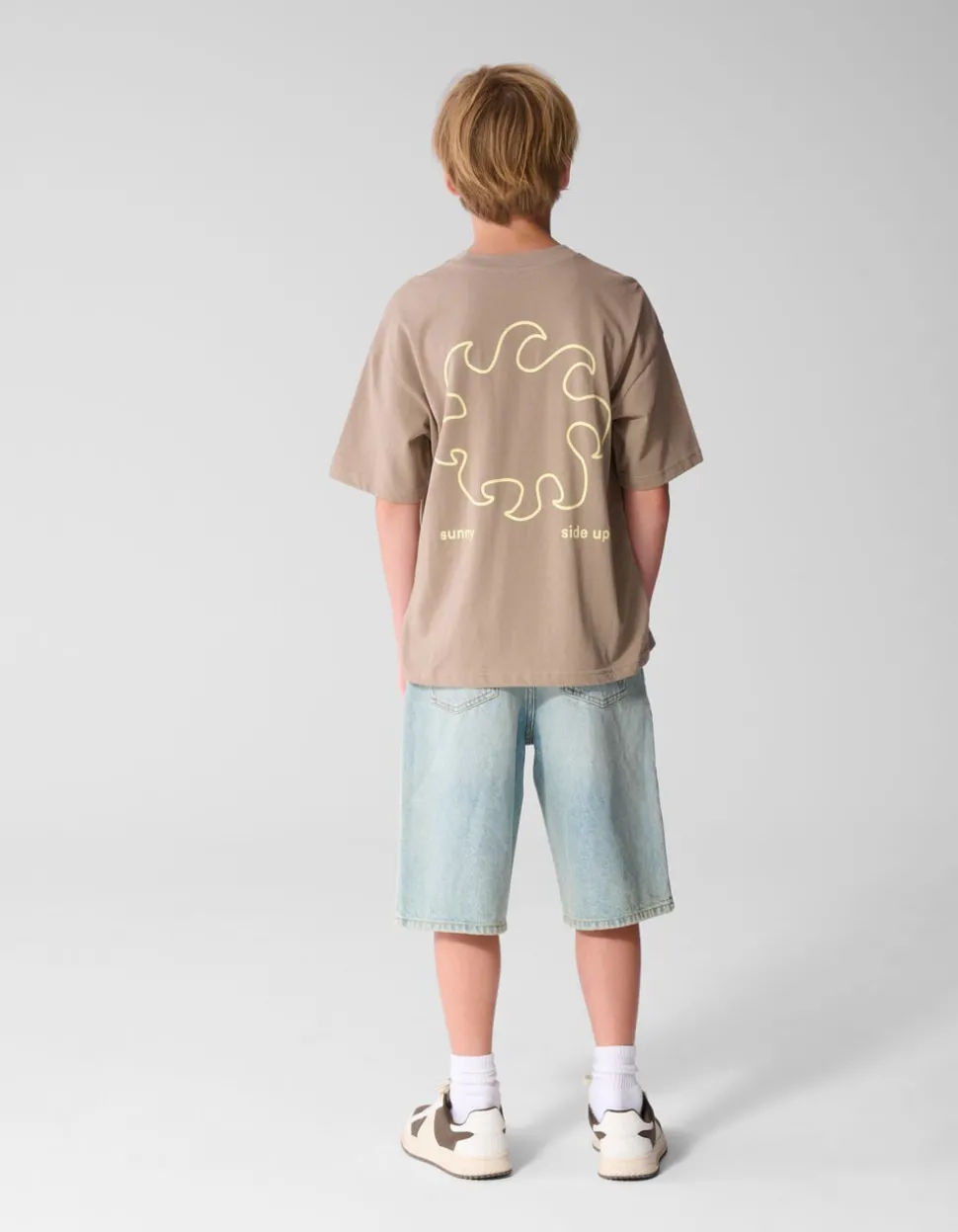 Sunny Side Artwork T-shirt Taupe